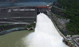 Mở tiếp cửa xả đáy thủy điện Hòa Bình
