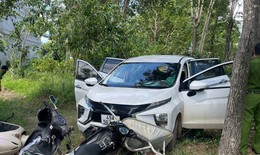 Khống chế 4 đối tượng nghi sử dụng ma t&#250;y, cố thủ trong xe &#244; t&#244;