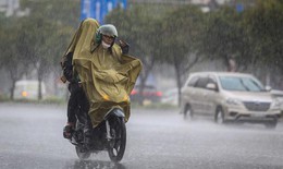 Miền Bắc mưa d&#244;ng tiếp diễn, cục bộ c&#243; nơi mưa rất to