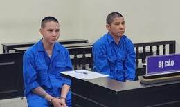 Nhóm thuê ô tô mang đi bán bị CSGT dừng xe phát hiện vì dùng biển số giả