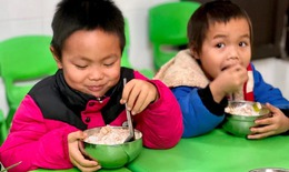 Tăng cường giám sát bữa ăn bán trú cho trẻ em dân tộc thiểu số, đảm bảo công khai và minh bạch chất lượng