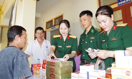 Kh&#225;m bệnh, cấp ph&#225;t thuốc miễn ph&#237; cho 250 người d&#226;n x&#227; v&#249;ng bi&#234;n xứ Nghệ