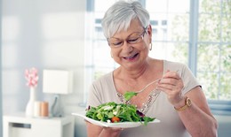 Bước sang tuổi 50 h&#227;y nhớ nguy&#234;n tắc n&#224;y để sống khỏe