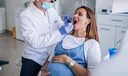 Vì sao mẹ bầu không nên chủ quan khi bị viêm nha chu?
