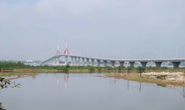 Tạm dừng lưu thông qua cầu Cửa Hội do bão mạnh