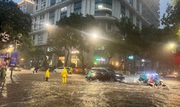 Chiều nay Hà Nội mưa dông mạnh
