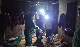 Quảng Trị di dời d&#226;n trong đ&#234;m, vận động người đi rừng trở về nh&#224; trước khi b&#227;o đổ bộ