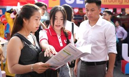 Giải m&#227; điểm chuẩn 2025: V&#236; sao điểm chung giảm m&#224; điểm tuyệt đối lại tăng?