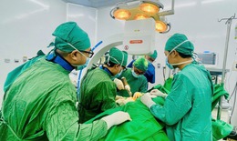 Nhiều người dân Khánh Hòa được phẫu thuật gãy xương phức tạp với chuyên gia