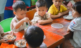 Tổ chức bữa ăn gia đình đủ dưỡng ở vùng núi theo mô hình tháp dinh dưỡng