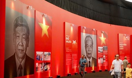 Tái hiện những mốc son chói lọi trong "95 năm cờ Đảng soi đường"