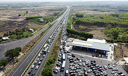 Đề xuất cấm xe tải, xe khách chạy làn trái cao tốc
