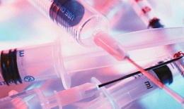 HIV có thể sống bao lâu ngoài cơ thể?