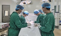 Cứu sống nam bệnh nh&#226;n bị xe tải c&#225;n dập ổ bụng, nội tạng văng ra ngo&#224;i
