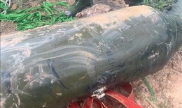 Di dời an toàn một quả bom tại vùng lũ Điện Biên