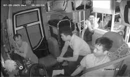 Video nam hành khách tát tài xế xe giường nằm khi xe đang chạy gây phẫn nộ
