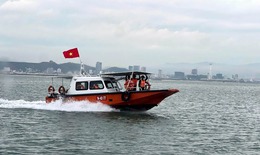 Sẵn sàng cứu hộ, cứu nạn trên vịnh Hạ Long khi có tình huống bất ngờ
