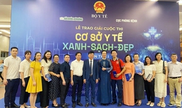 Không khí rộn ràng trước giờ diễn ra Lễ trao giải cuộc thi 'Cơ sở Y tế Xanh - Sạch - Đẹp'