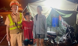 Hai chị em đi xe đạp điện từ Thanh Hóa ra Hà Nội để xem diễu binh, diễu hành kỷ niệm Quốc khánh 2/9
