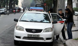 Giả mạo Tổng đ&#224;i c&#225;c h&#227;ng taxi tr&#234;n kh&#244;ng gian mạng