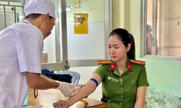 2 c&#225;n bộ c&#244;ng an hiến m&#225;u cứu sống trẻ sơ sinh nguy kịch