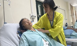 Xót xa hoàn cảnh của người phụ nữ H’Mông đơn thân chống chọi bệnh nặng, nuôi con thơ dại