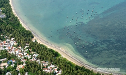 Dọc dài non sông nhìn từ 'đôi cánh bầu trời'