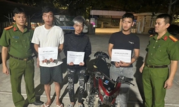 Khởi tố nh&#243;m thanh thiếu ni&#234;n &#39;gặp ai cũng ch&#233;m&#39; để thể hiện bản th&#226;n