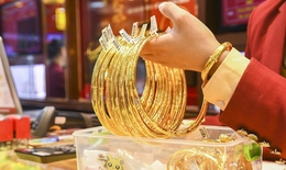 Gi&#225; v&#224;ng h&#244;m nay ng&#224;y 15/9 diễn biến lạ