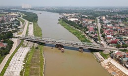 Chuy&#234;n gia lo ngại x&#226;y đường sắt đ&#244; thị dọc s&#244;ng Hồng ảnh hưởng h&#224;nh lang tho&#225;t lũ