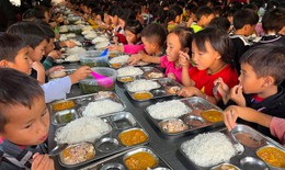 Chế độ ăn uống lành mạnh và không lành mạnh ảnh hưởng tới sức khỏe trẻ em như thế nào?