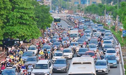 Thu hẹp làn đường có giảm được ùn tắc ở Hà Nội, TP Hồ Chí Minh?