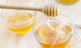 Những lợi ích bất ngờ khi uống nước mật ong ấm buổi sáng