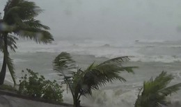 Bão số 10 sẽ 'quét' dọc biển miền Trung khi đổ bộ vào đất liền nước ta