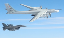 M&#225;y bay n&#233;m bom Nga &#225;p s&#225;t Alaska, F-16 Mỹ khẩn cấp xuất k&#237;ch