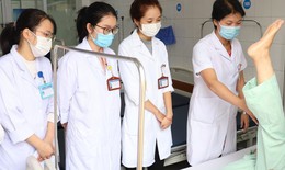 Sinh vi&#234;n y tế đặc th&#249; được miễn học ph&#237; từ năm học 2025-2026