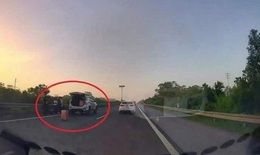 Phạt 13 triệu đồng với tài xế dừng xe giữa cao tốc để thay lốp