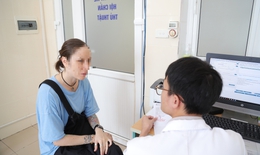 Th&#243;i quen kh&#225;m sức khoẻ định kỳ gi&#250;p người phụ nữ Ukraina được điều trị K cổ tử cung ở &#39;thời điểm v&#224;ng&#39;