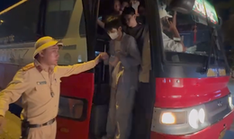 Chở qu&#225; 36 h&#224;nh kh&#225;ch, t&#224;i xế &#244; t&#244; v&#224; chủ phương tiện bị xử phạt hơn 170 triệu đồng