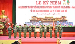 Trong thi&#234;n tai, dịch bệnh, lực lượng vũ trang TP Huế lu&#244;n s&#225;t c&#225;nh c&#249;ng nh&#226;n d&#226;n