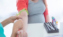 Th&#225;o gỡ ‘n&#250;t thắt’ ph&#225;t hiện v&#224; điều trị muộn HIV ở phụ nữ mang thai, hướng tới loại trừ l&#226;y truyền HIV từ mẹ sang con