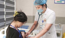 Đắp tỏi chữa rết cắn, 'bài thuốc dân gian' suýt hại bệnh nhân 8 tháng tuổi