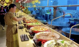 Nhiều nhà hàng buffet hải sản thông báo tăng giá dịp nghỉ Tết Dương lịch