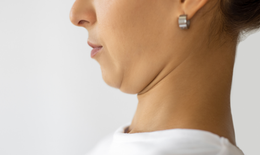 5 bài tập đơn giản giúp giảm cứng cổ, phục hồi vận động