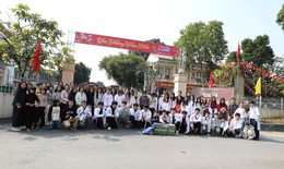 Học sinh lớp 10 Sinh 1 Trường THPT Chuyên Hà Nội – Amsterdam làm công tác thiện nguyện tại Trung tâm Chăm sóc Người khuyết tật Hà Nội