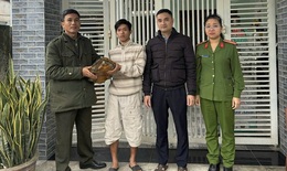 Phát hiện rùa quý hiếm nặng gần 7kg trong vườn, người dân tự nguyện giao nộp cơ quan chức năng