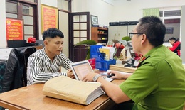 Người phụ nữ bán bánh bèo bị cướp sạch tiền và điện thoại