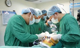 Thêm ca ghép thận mẹ hiến cho con tại Bệnh viện Việt Nam - Thụy Điển Uông Bí