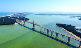 Toàn cảnh cầu vượt cửa biển dài nhất miền Trung