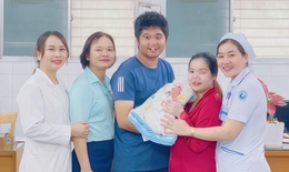 Kỳ tích y khoa: Chấm dứt 1 thai dị tật nặng để cứu bé còn lại trong ca song thai
